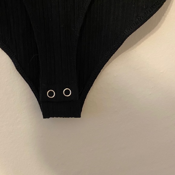 Forever 21 Black Ribbed Lace-Up Short-Sleeve Bodysuit - Picture 4 of 8